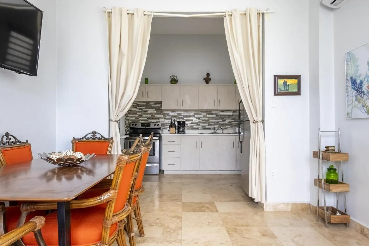 Prime Location At Condado Beach 3Br 2 Ba - Apt 1 サンジョアン アパート