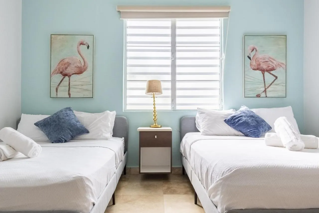 הקונטקטים של Prime Location At Condado Beach 3Br 2 Ba - Apt 1